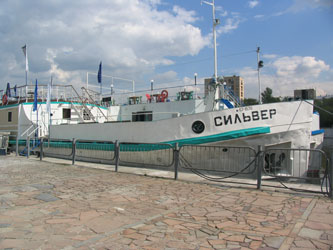 Теплоход Сильвер - современный надежный корабль, созданный для настоящего отдыха. Тел. (495) 107-77-58